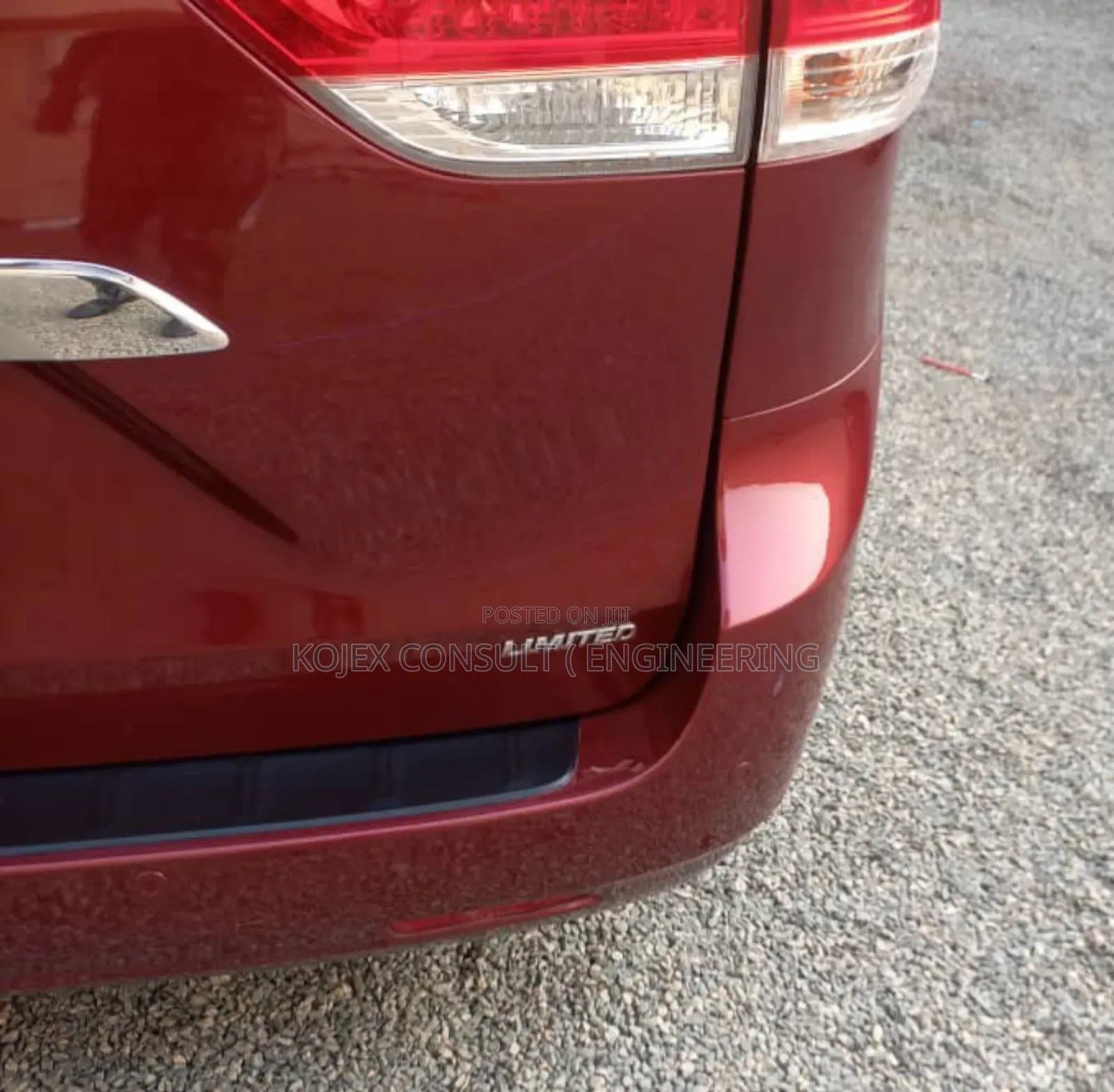Toyota Sienna 2011 Red