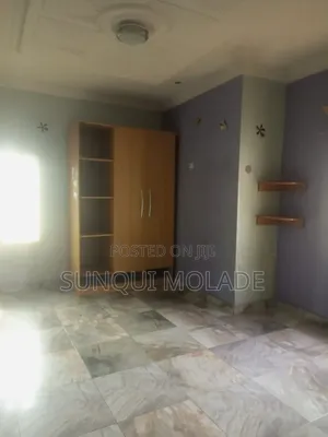 3bdrm Apartment in Magodo Phase 1 for rent