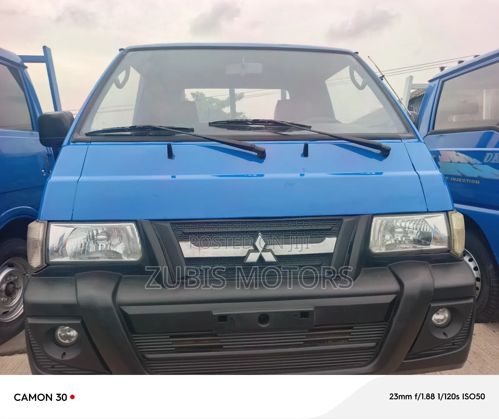 Mitsubishi Delica 2014 Blue