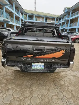 Toyota Tacoma Access Cab V6 Automatic 2011 Gray