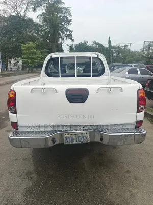 Mitsubishi L200 2012 White