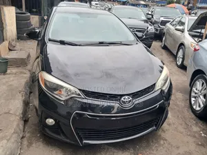 Toyota Corolla S 4dr Sedan (1.8L 4cyl CVT) 2016 Black