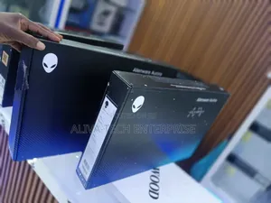 New Laptop Dell Alienware 16 Aurora 16GB Intel Core 7 SSD 512GB