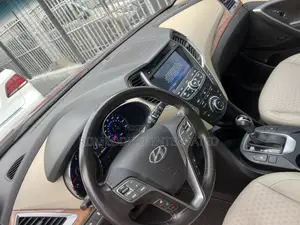 Hyundai Santa Fe 2013 Burgundy