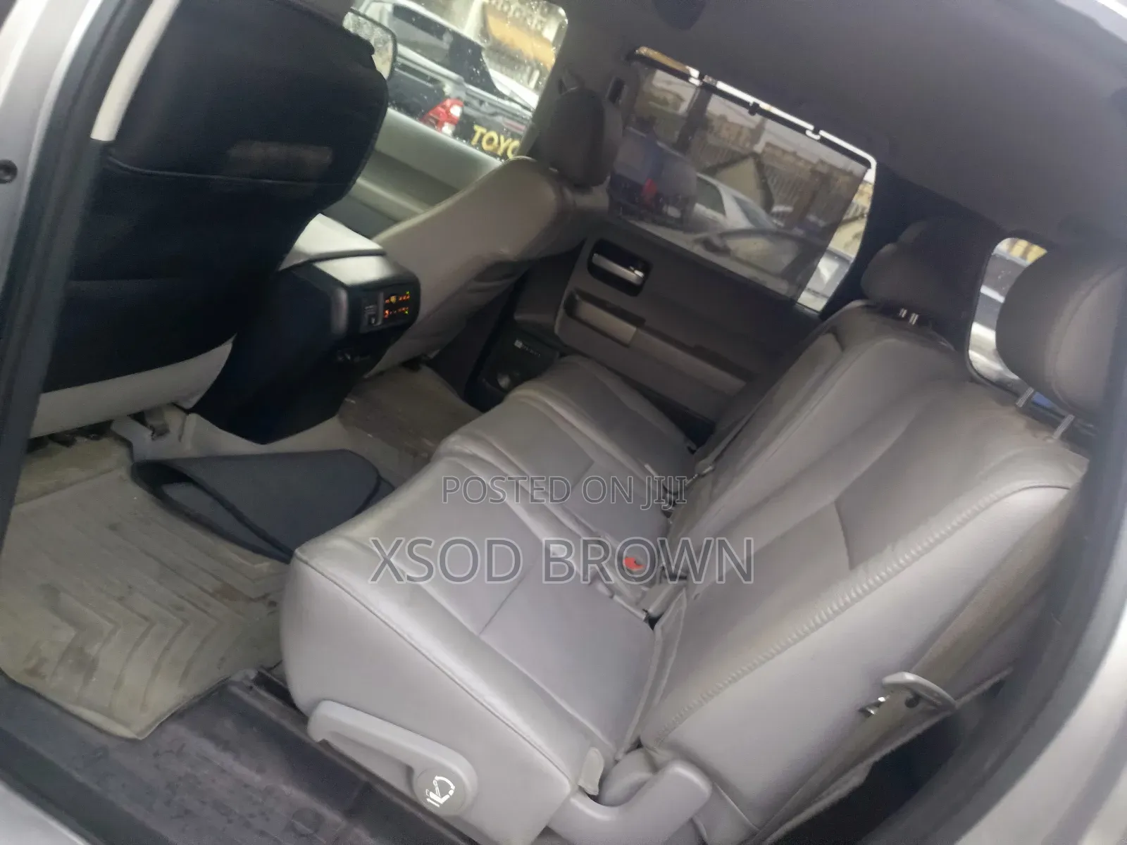 Toyota Sequoia 2011 Silver