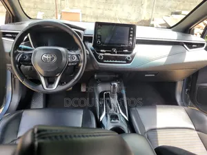 Toyota Corolla XSE 2020 Blue