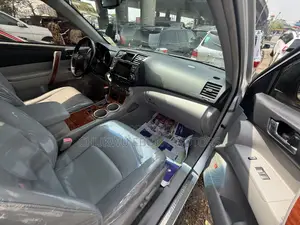 Toyota Highlander Limited 2010 Silver