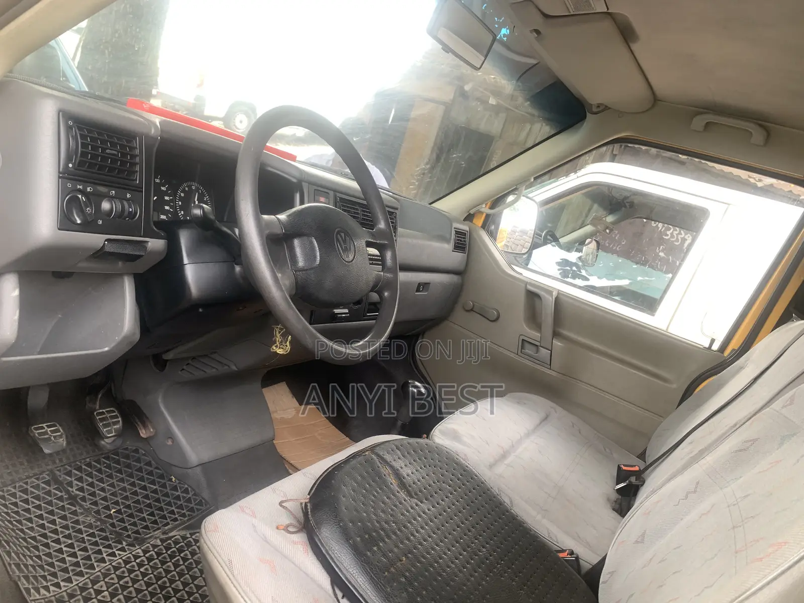 Volkswagen Transporter 2005 Yellow