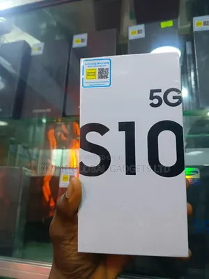 New Samsung Galaxy S10 5G 256 GB Green