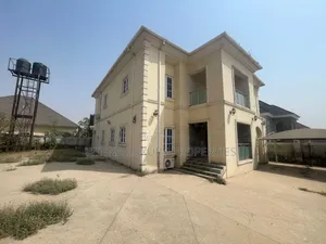 4bdrm Duplex in Rainbow Estate, Lugbe District for rent