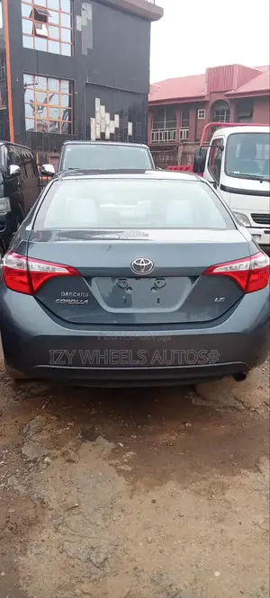Toyota Corolla L 4dr Sedan (1.8L 4cyl 6M) 2015 Gray