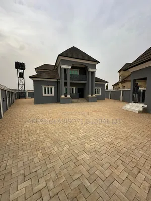 4bdrm Penthouse in In An Estate for rent