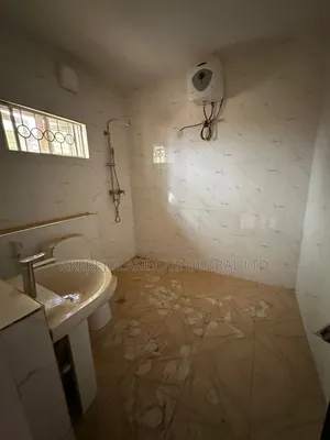 4bdrm Penthouse in In An Estate for rent