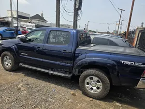 Toyota Tacoma Double Cab 4x4 4.0L V6 5-Speed Automatic 2013 Blue