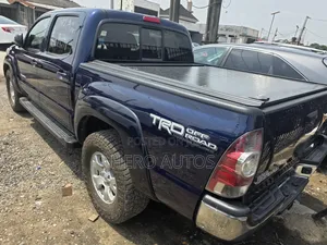 Toyota Tacoma Double Cab 4x4 4.0L V6 5-Speed Automatic 2013 Blue