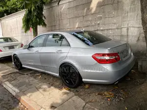 Mercedes-Benz E350 Base 4Matic Sedan AWD (3.5L 6cyl 7A) 2011 Silver