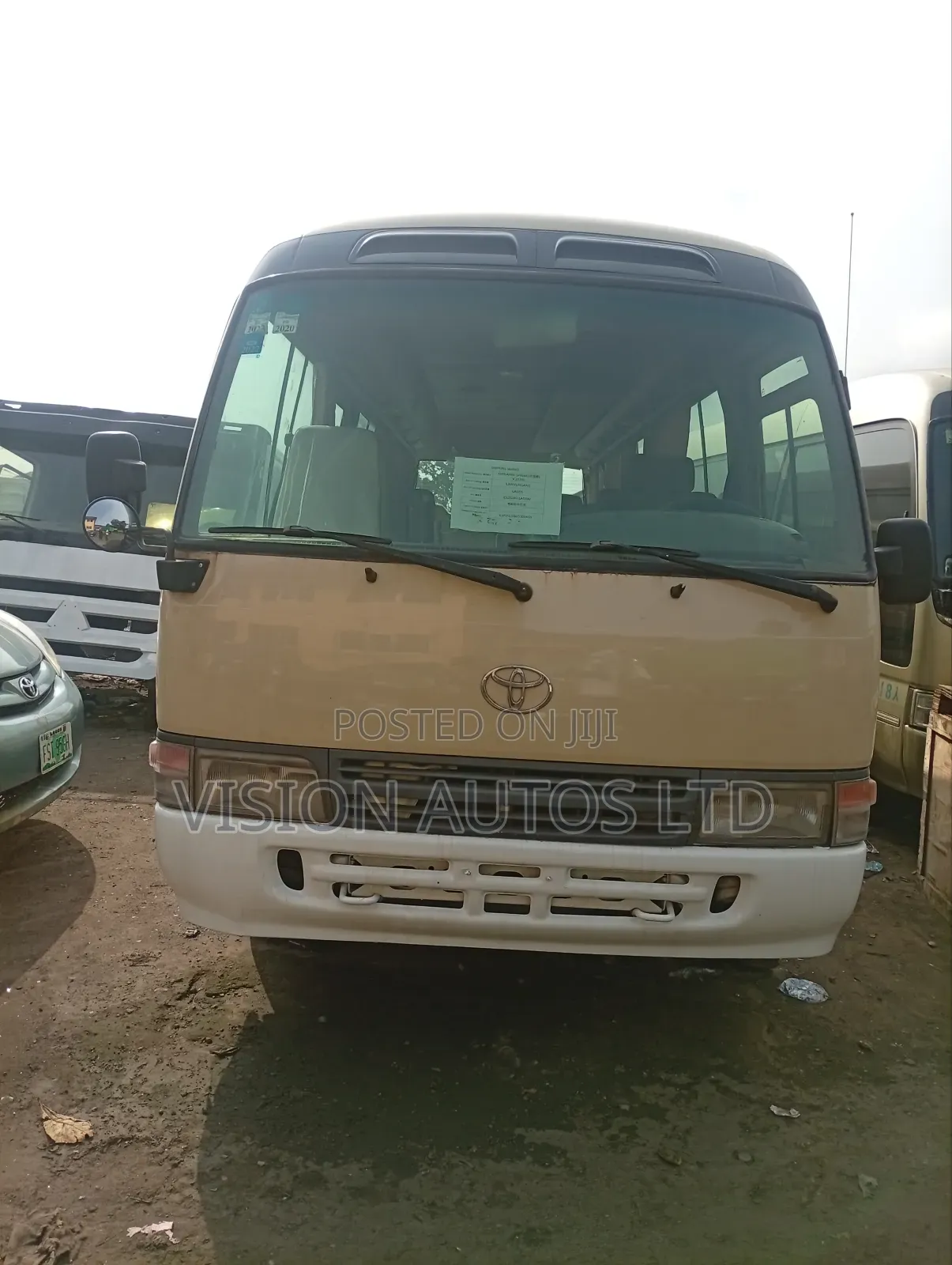 Toyota Coaster 2010 Gold