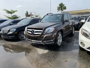 Mercedes-Benz GLK-Class Base GLK 350 4dr AWD 4MATIC (3.5L 6cyl 7A) 2015