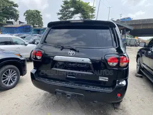 Toyota Sequoia Limited FFV 4dr SUV 4WD (5.7L 8cyl 6A) 2017 Black