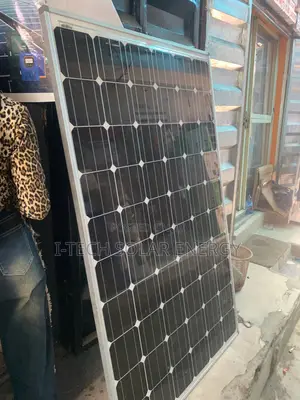 300watts Solarworld Solar Panel