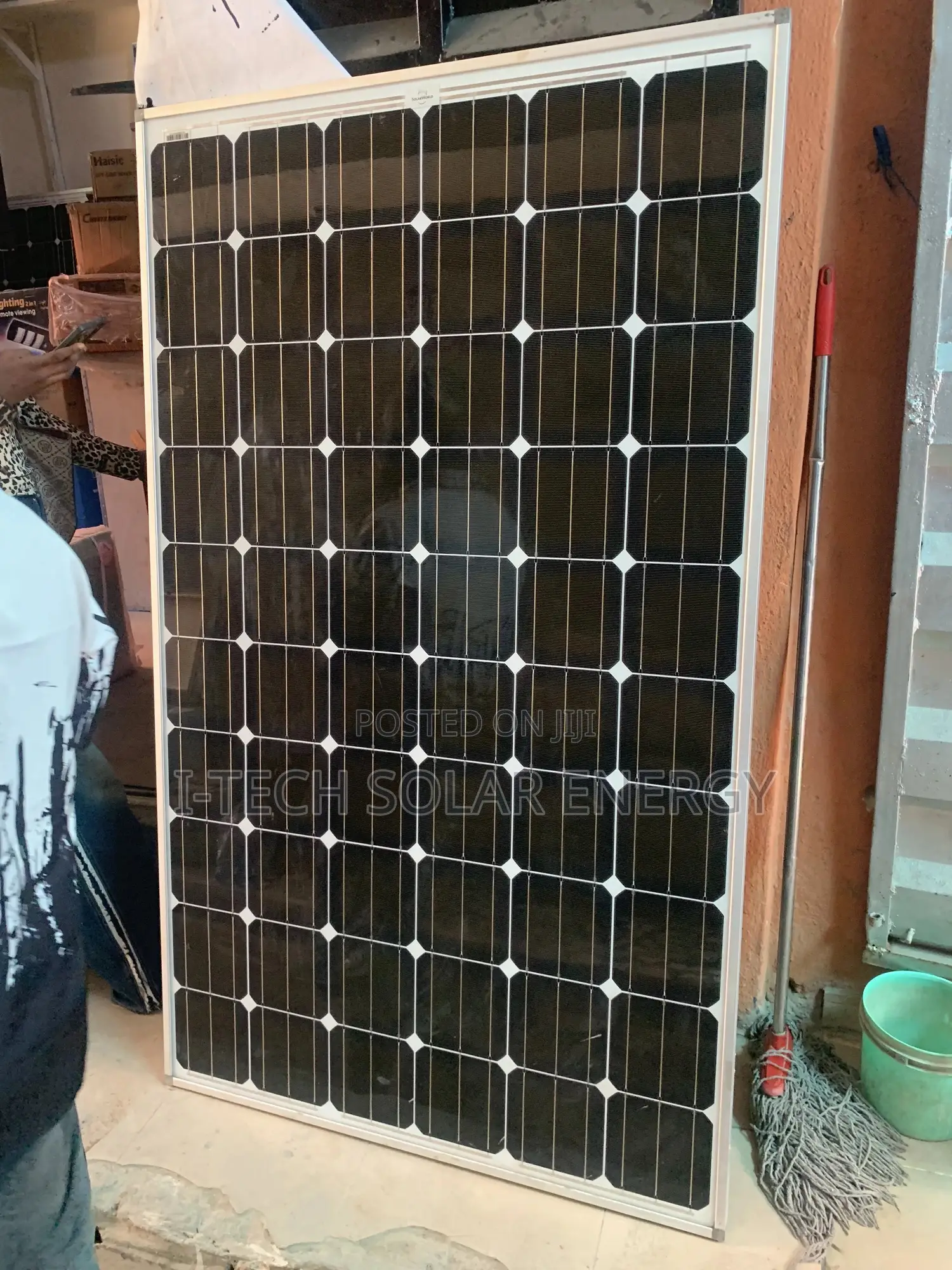 300watts Solarworld Solar Panel