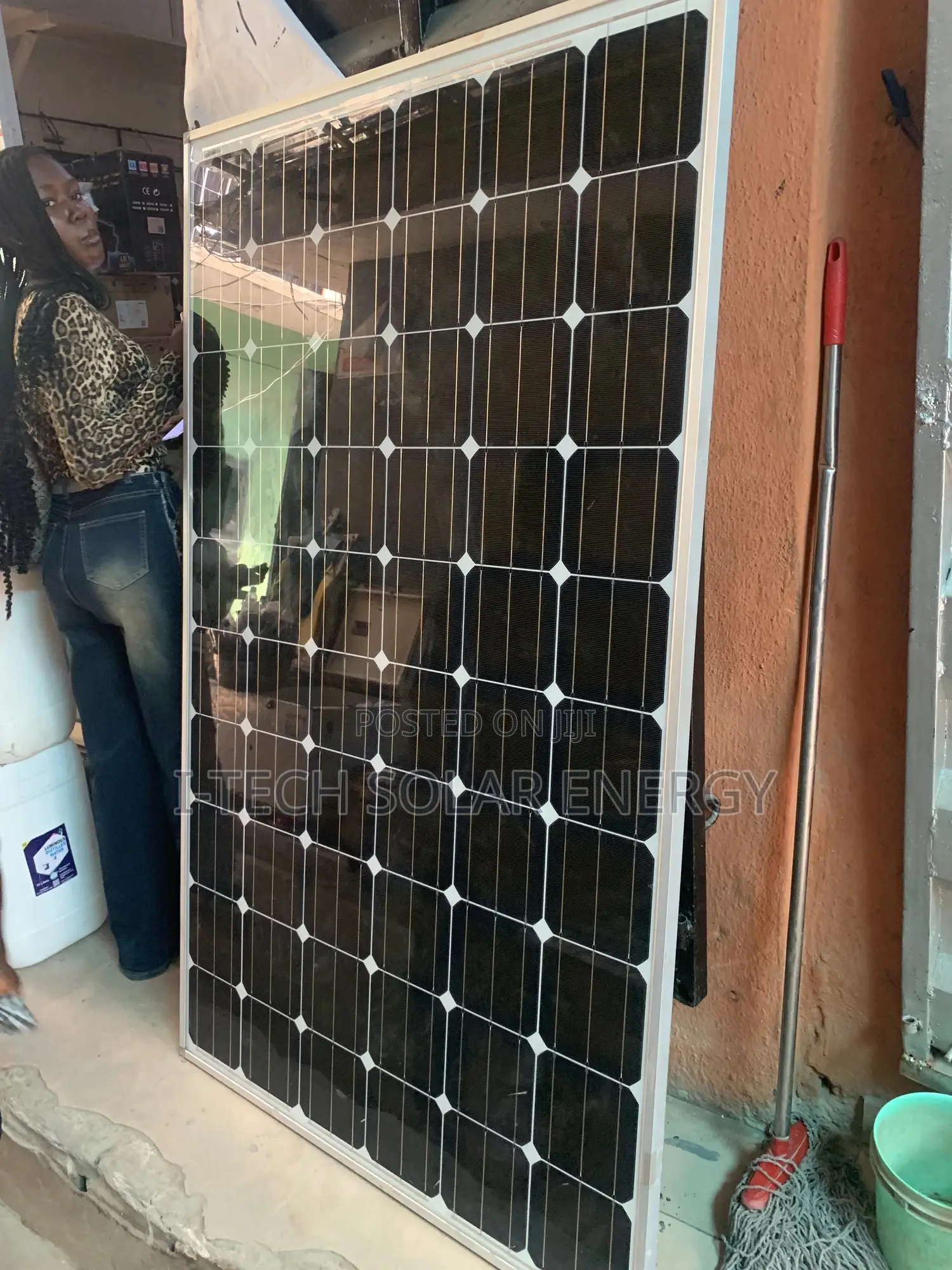 300watts Solarworld Solar Panel