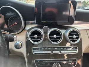 Mercedes-Benz C300 Luxury Sedan RWD (2.0L 4cyl 7A) 2016 Red