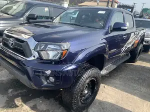 Toyota Tacoma V6 4dr Double Cab 4WD 5.0 ft. SB (4.0L 6cyl 6M) 2015 Blue