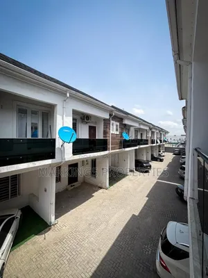 3bdrm Duplex in Chevron for sale