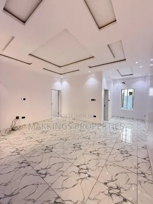 3bdrm Apartment in Sangotedo for sale