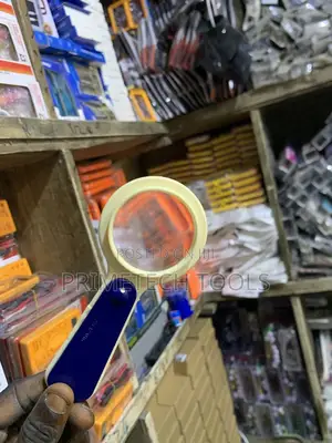 Magnifying Lens
