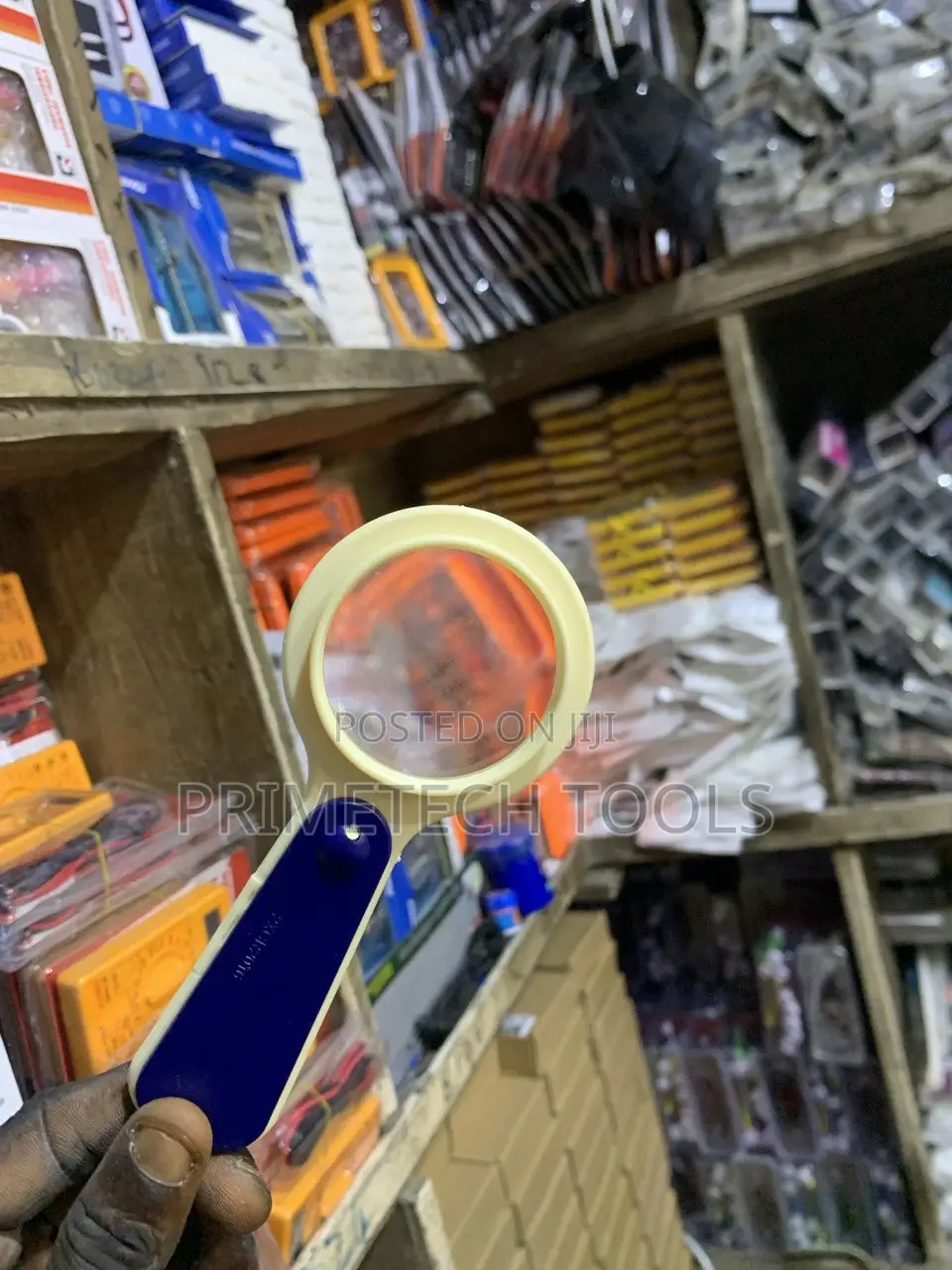Magnifying Lens