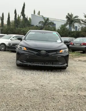 Toyota Camry LE FWD (2.5L 4cyl 8AM) 2018 Black