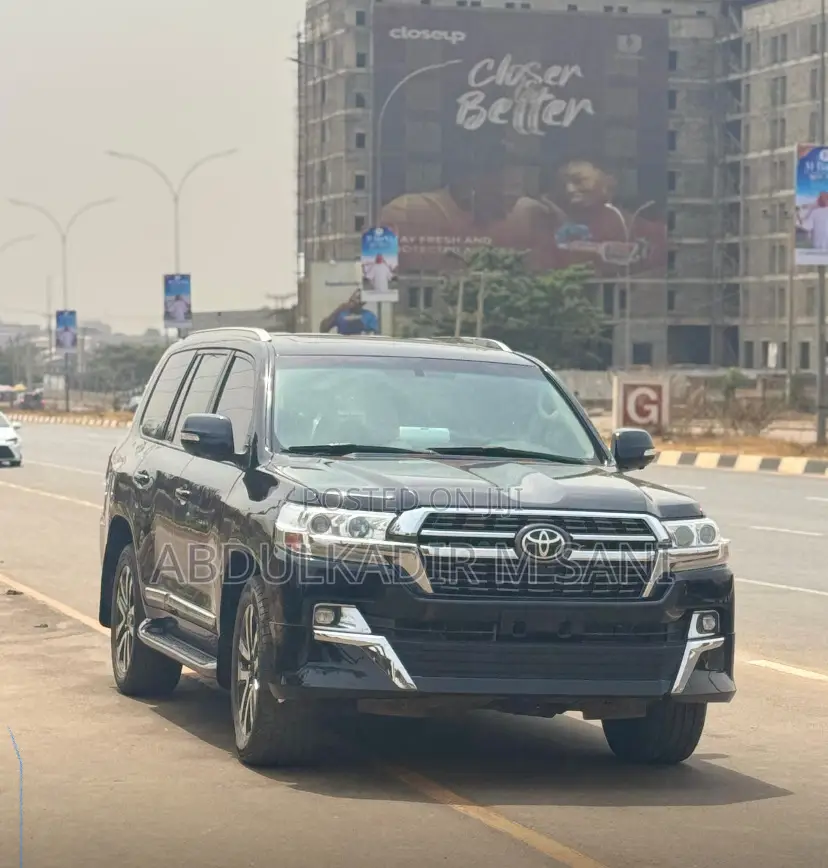 2019 Toyota Land Cruiser