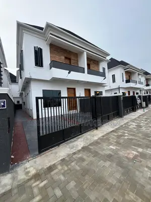 4bdrm Duplex in Lekky County, Ikota for sale