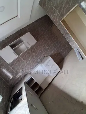 2bdrm Block of Flats in 7Up Road Oluyole, for rent