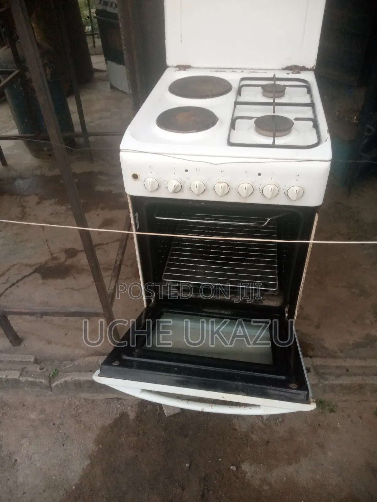 2 Gas + 2 Hot Plate Standing Cooker