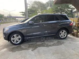 Mercedes-Benz M Class ML350 4MATIC 4dr SUV AWD (3.5L 6cyl 7A) 2014 Gray