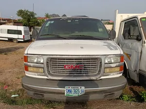 GMC 4500 2003 White