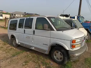GMC 4500 2003 White