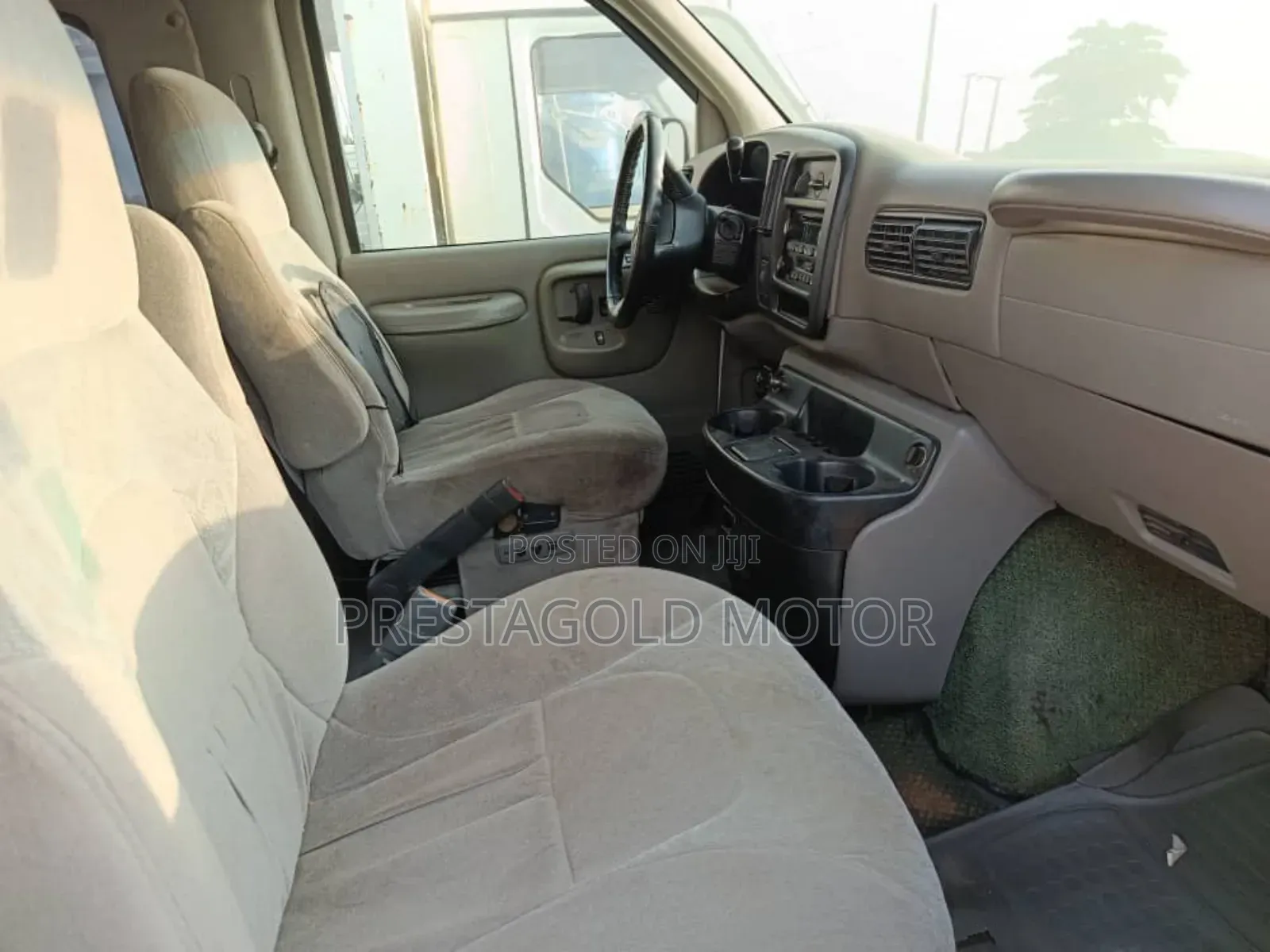 GMC 4500 2003 White
