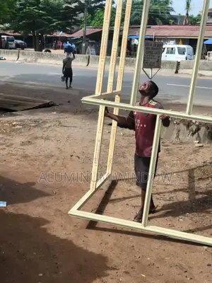 Frameless Window