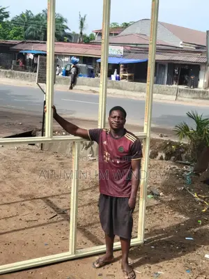 Frameless Window
