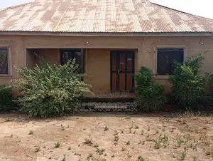 3bdrm House in Chaha Road, Jos for sale