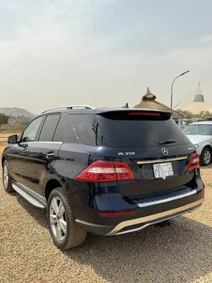 Mercedes-Benz M Class ML350 4MATIC 4dr SUV AWD (3.5L 6cyl 7A) 2015 Blue