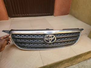 2003-06 Toyota Corolla Front Grille