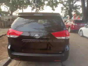 Toyota Sienna 7 Passenger 2012 Black