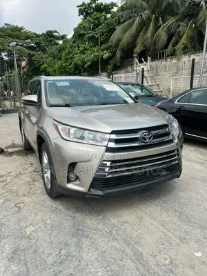 Toyota Highlander Limited Platinum 4dr SUV AWD (3.5L 6cyl 6A) 2014 Gold
