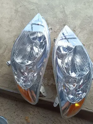 Headlamp Toyota Matrix 2003-2008