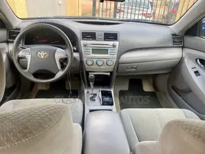 Toyota Camry LE 4dr Sedan (2.4L 4cyl 5A) 2009 Blue